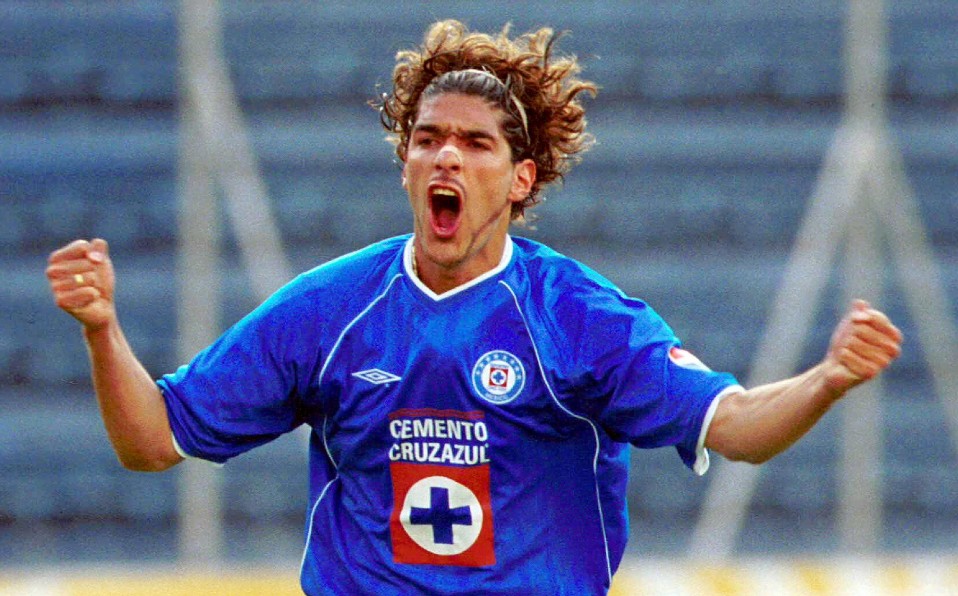 Sebastián Abreu: el Loco fue líder en el ataque convirtiéndose en campeón de goleo en el V2002. (Mexsport)