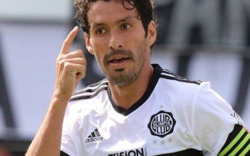 Volvió a su país natal en el 2015 con el Olimpia para ser campeón. (@olimpia)