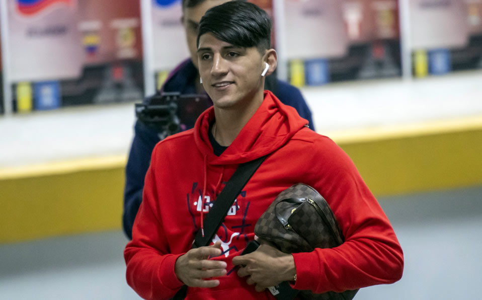 Alan Pulido le guarda un cariño especial a la playera de Chivas. (Foto: Mexsport)