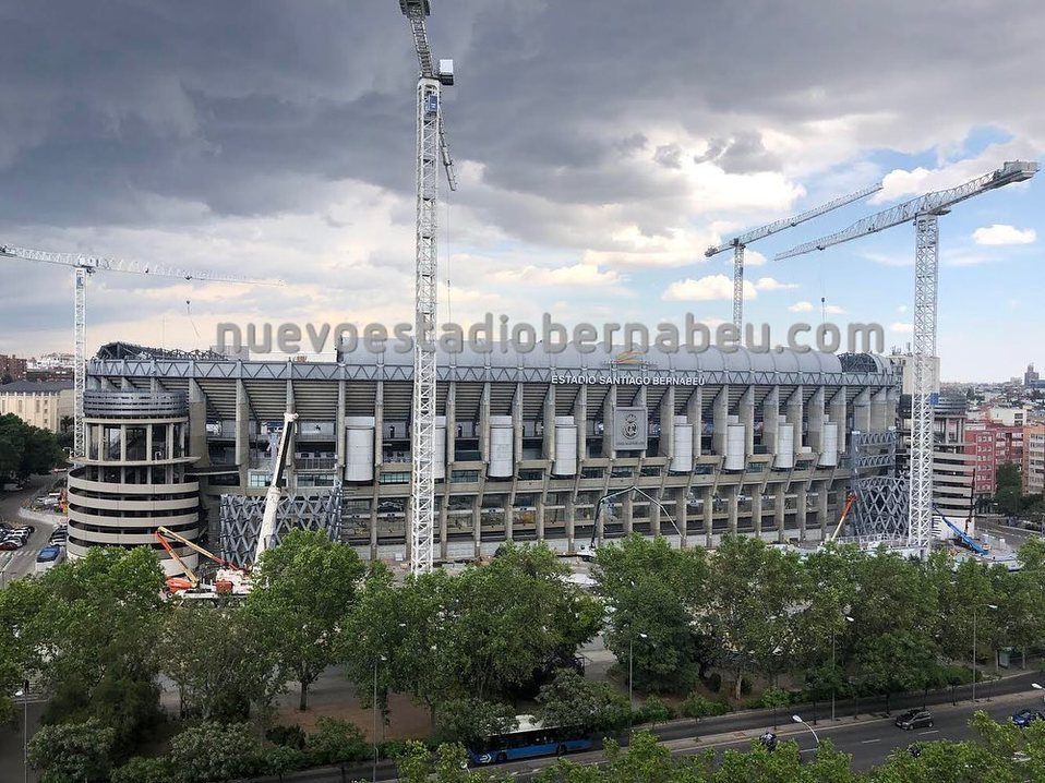 El Bernabéu está ubicado sobre el Paseo de la Castellana.