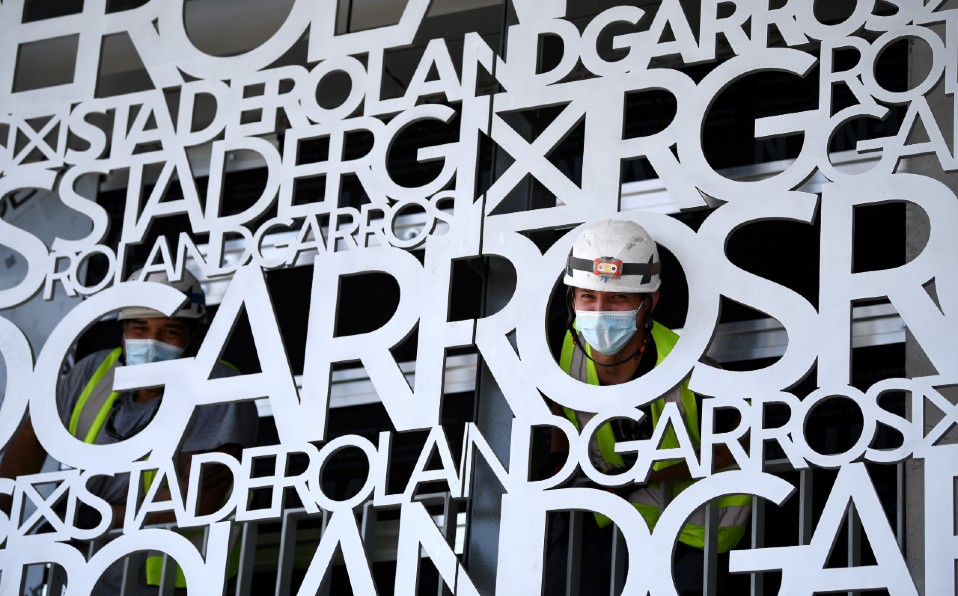 Los trabajos para Roland Garros se llevan a cabo. Foto: AFP