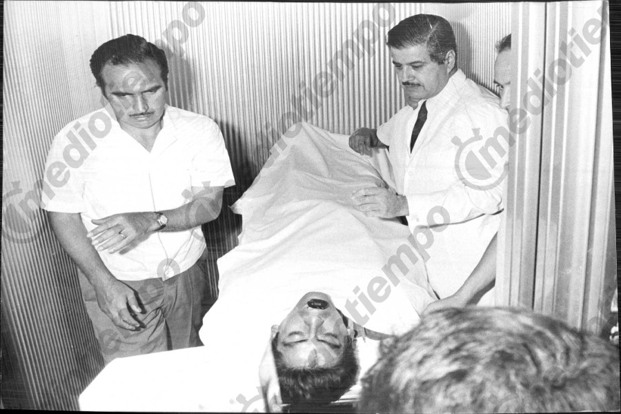 Las cámaras captaron la salida de Onofre del quirófano. (Fototeca Milenio)