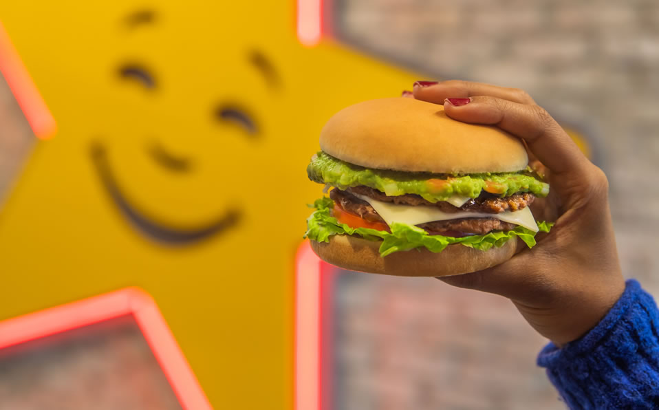 La promoción aplica este 28 de mayo (Twitter @CarlsJrMx)