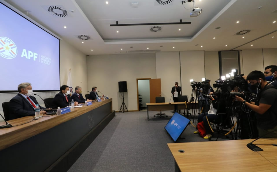 Robert Harrison, presidente de la APF, hizo el anuncio. (Foto: @APFOficial)