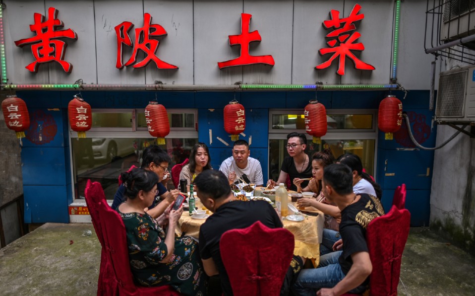 En China ya hay restricción para comer animales como perros o gatos. Foto: AFP