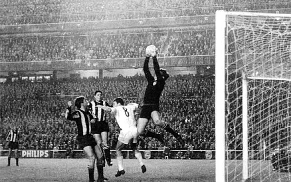 Ladislao Mazurkiewicz: considerado el mejor portero de Uruguay y tiene un lugar en el anaquel de los mejores del mundo. En México 70 quedó en 4to.