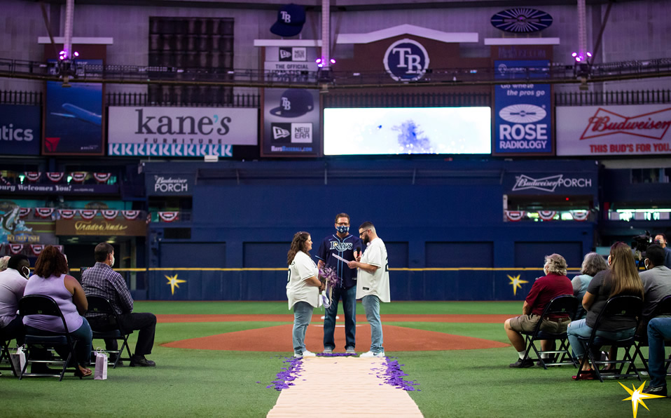 Los Rays abrieron sus puertas a una pareja para que pudiera hacer su boda. (Foto: @RaysBaseball)