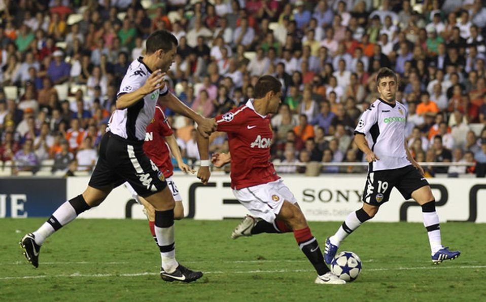 En Europa su primer gol fue ante Valencia, en la Champions, el 29 de septiembre de 2010.