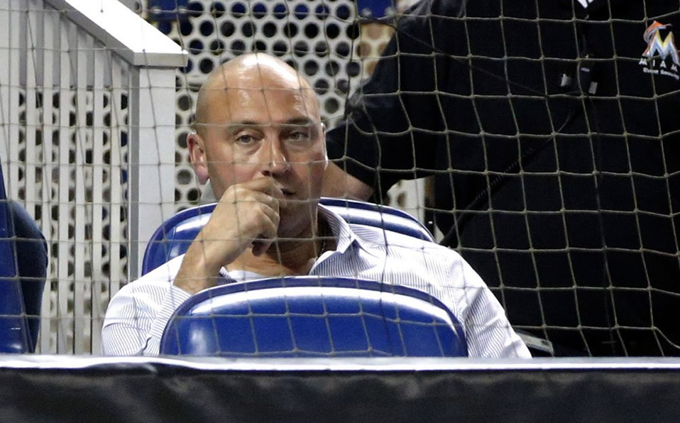Jeter se ha mantenido activo como CEO de los Marlins. (Foto: AP)