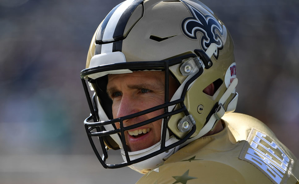Drew Brees está en el ojo del huracán. (Foto: AFP)