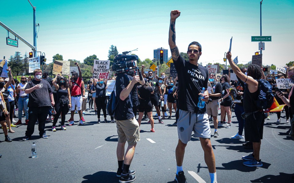 Juan Toscano durante la protesta pacífica por el asesinato de George Floyd. Foto: @DreCarter20