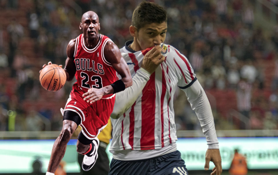 Ángel Zaldivar anuncia su regreso a Chivas a lo Michael Jordan (FOTO: Mexsport)