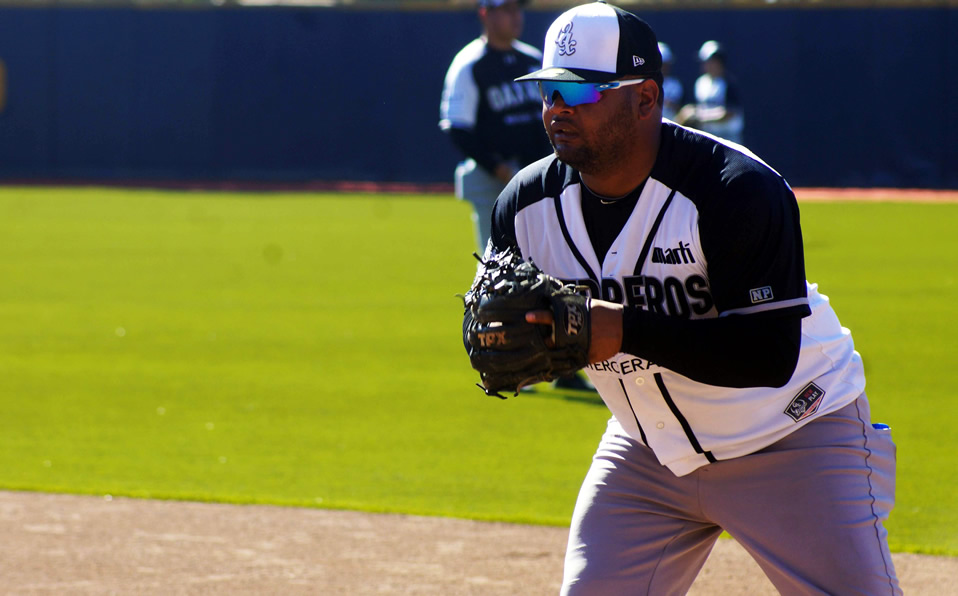 El dominicano alcanzó a hacer pretemporada con el equipo. (Foto: @GuerrerosOax)