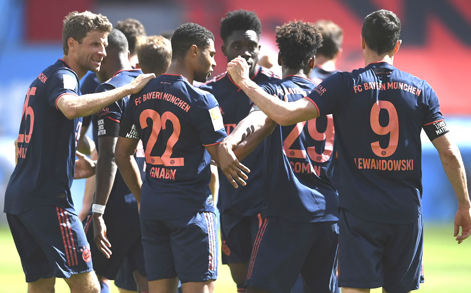 El dominio fue del Bayern durante los 90 minutos. (AFP)