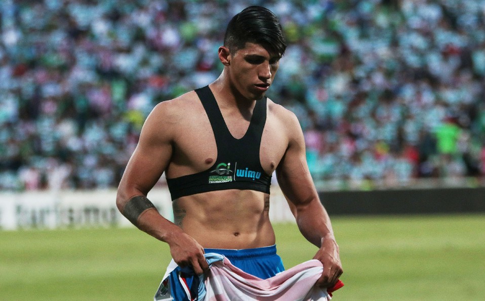 Negro Santos volvió a encender las redes sociales criticando a Pulido. (Imago7)