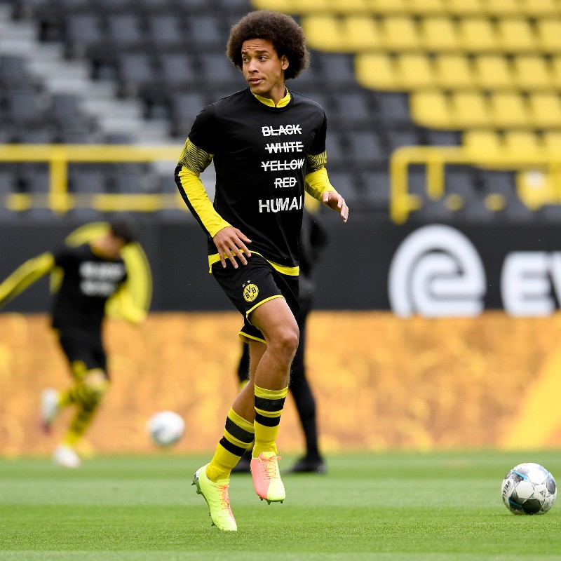 Otra de la playera de ls jugadores del Borussia. "Ante todo, humanos". (BVB)