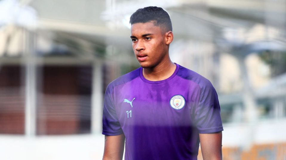 Gavin Bazunu | 17 años | Manchester City | Proyección: 82 puntos.
