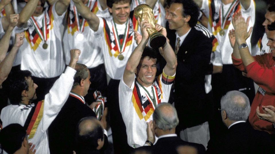 El que sí levantó la Copa fue Lothar Matthäus como capitán de Alemania.