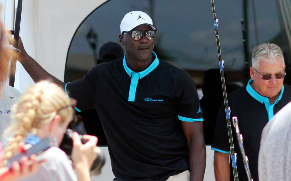Michael Jordan participó con su propia embarcación llamada Catch 23. (AP)