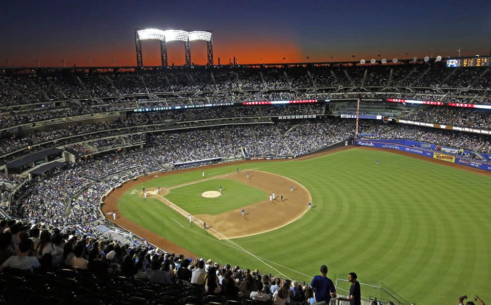 Ante la falta del público, MLB recibirá sus ingresos de las transmisiones. (Foto: AP)