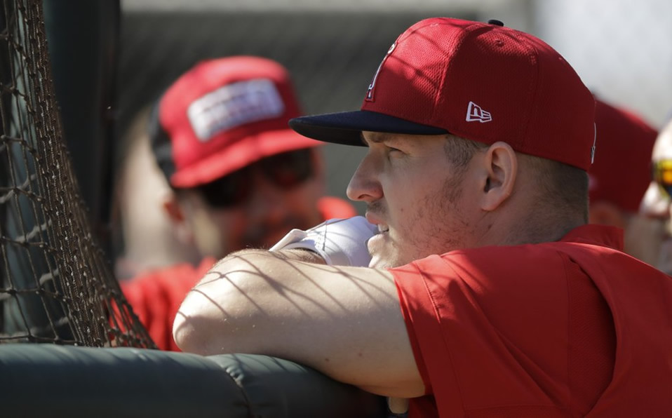 Mike Trout comenzó la oleada de mensajes. (Foto: AP)