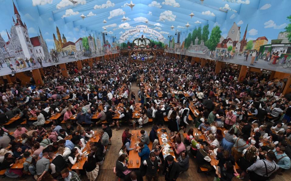 Eventos como el Oktoberfest no podrán llevarse a cabo en Alemania por algunos meses. Foto: AFP