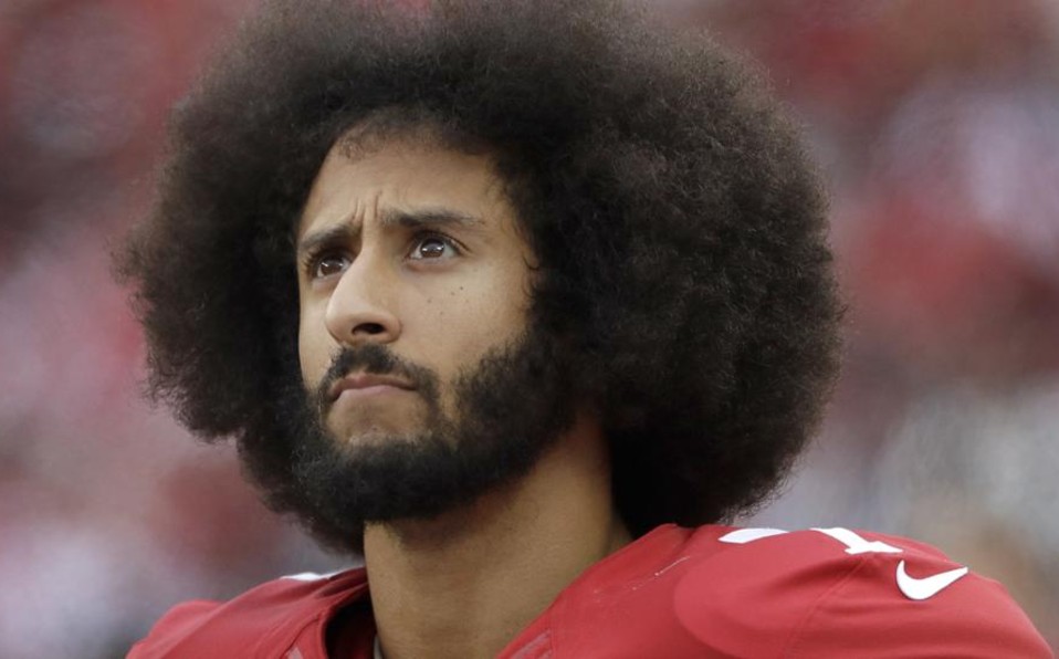 Kaepernick interesa a los Chargers. Foto: AP