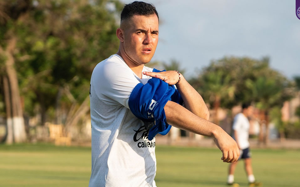 El Piloto ya luce la indumentaria del Mazatlán FC (Twitter @MazatlanFC)
