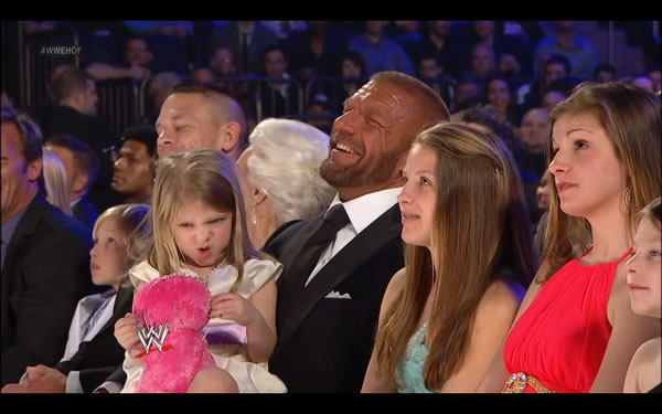'El Asesino Cerebral' al que sus hijas vuelven loco. El genio detrás de WWE, Triple H, en faceta de papá.