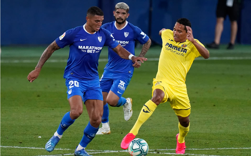 Buen duelo se vivió en el campo del Villarreal (AFP)