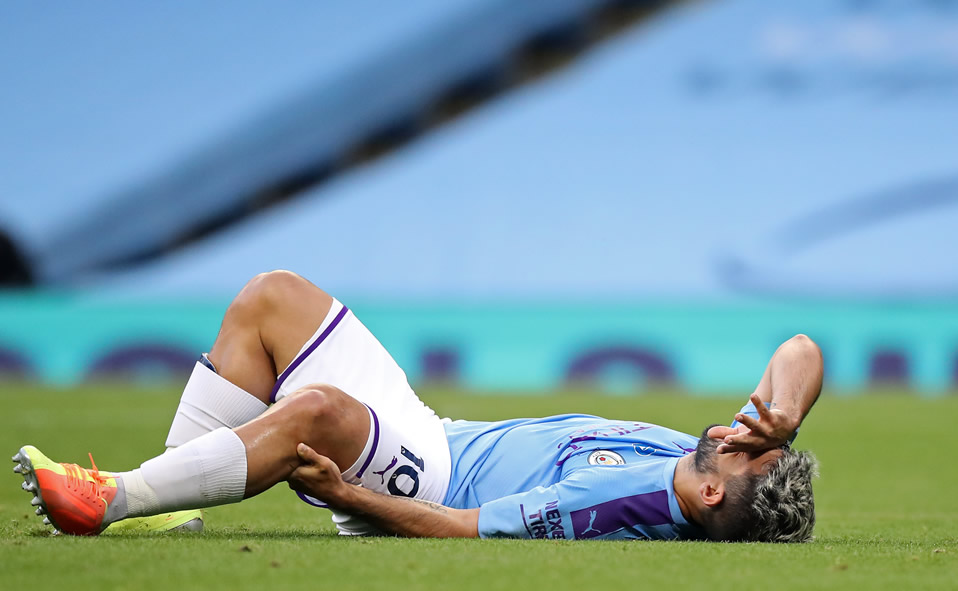 Kun Agüero se lesionó de gravedad y necesitará cirugía (FOTO: AFP)