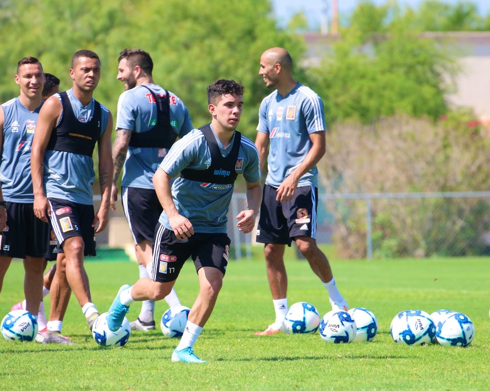 Leo Fernández ya reportó a los entrenamientos de Tigres. (Foto: @TigresOficial)