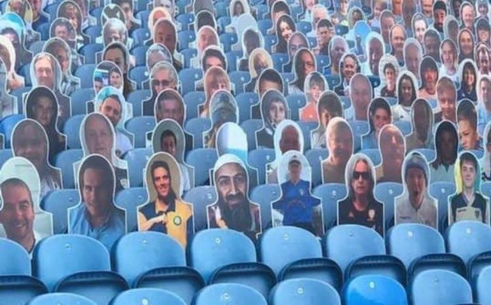 La imagen de Osama bin Laden en las tribunas del estadio.