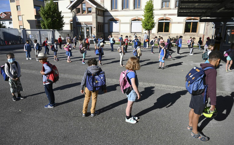 París cierra dos escuelas recién abiertas por casos positivos de covid-19 / Foto: AFP