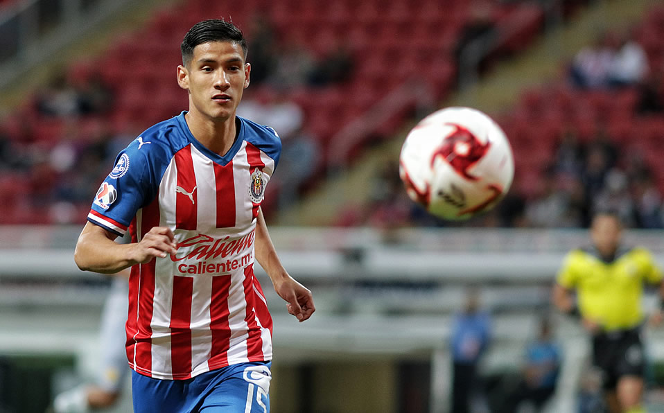 Uriel Antuna durante un partido con Chivas. (Foto: Imago7)