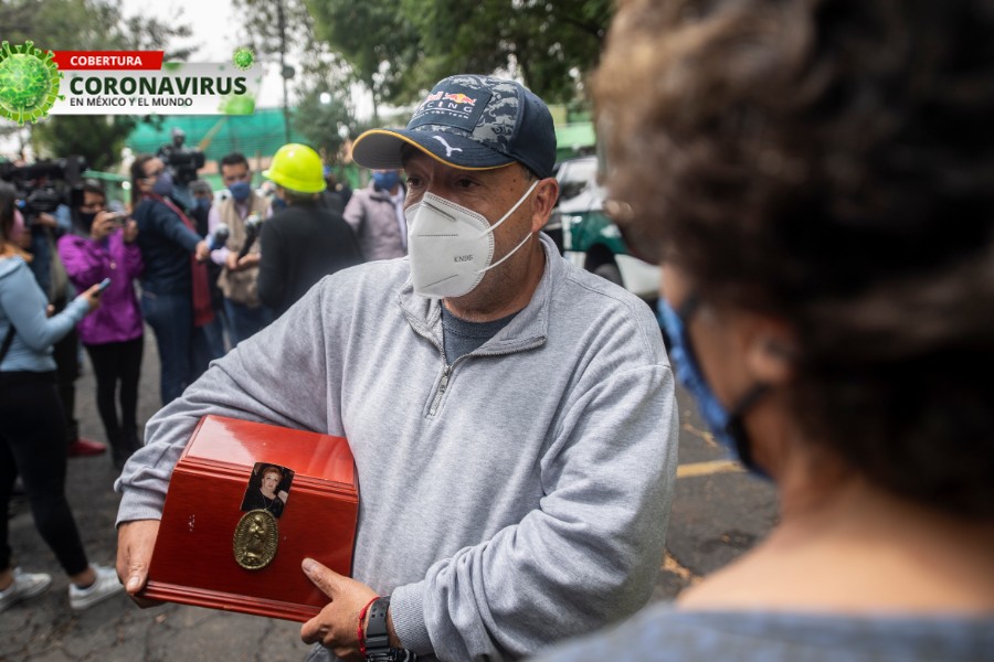 La pandemia sigue causando estragos en México. FOTO: AFP.
