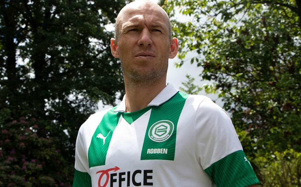 Robben había anunciado su retiro vistiendo la camiseta del Bayern Munich (FC Groningen)