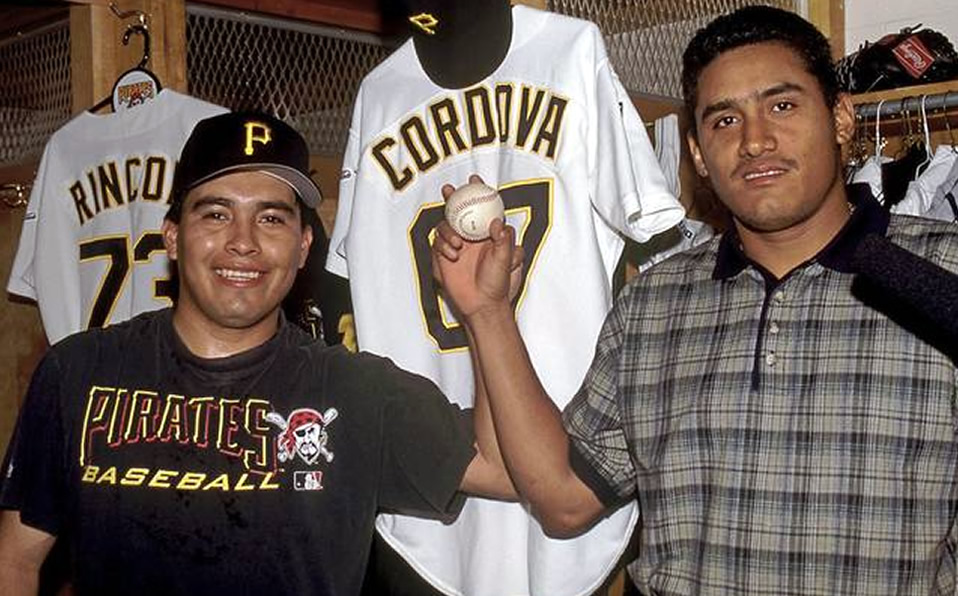 Córdova y Rincón fueron compañeros en LMB y MLB. (Foto: @steelersdepot)