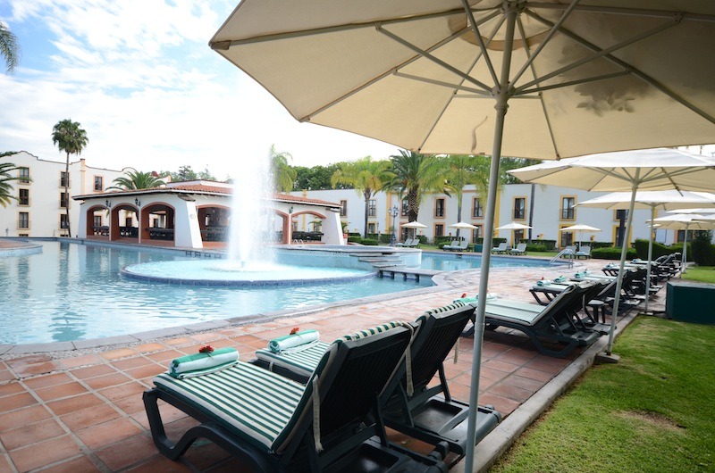 Alberca del hotel donde Cepelini se tomó la foto un día antes de confirmar los casos de covid-19 en la Máquina (Hotel Misión)