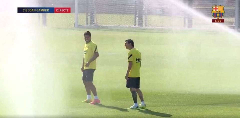 Messi y Suárez quedaron bajo el agua.