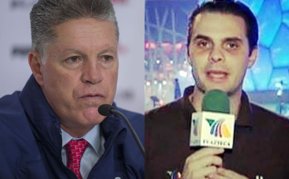 El incidente entre Martinoli y Peláez tuvo que ser detenido por otros periodistas. (Instagram | Mexsport)