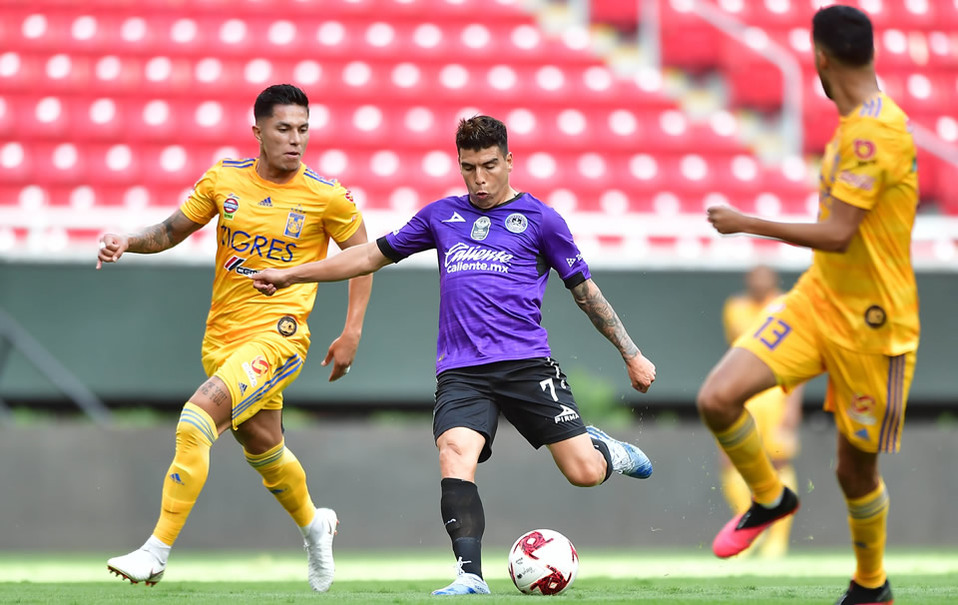 Mazatlán iba a marcar un golazo de antología y Nahuel Guzmán lo evitó (FOTO: Mexsport)