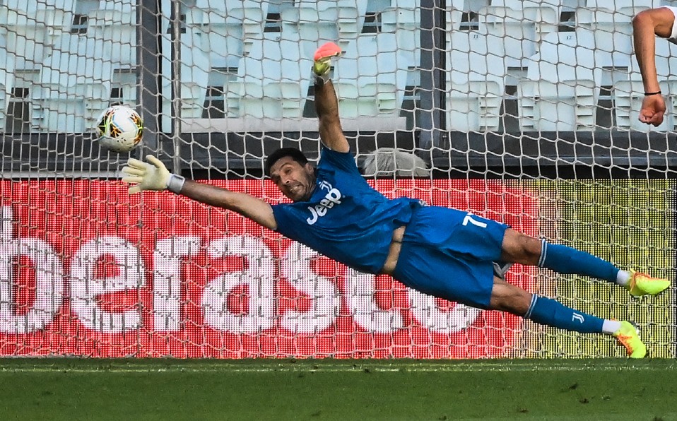 Buffon ha hecho historia en la Serie A al llegar a 648 juegos. Foto: AFP