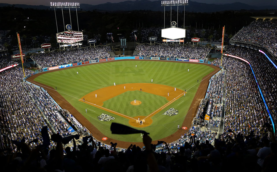 El juego se estaría llevando a cabo en el Dodger Stadium. (Foto: AP)