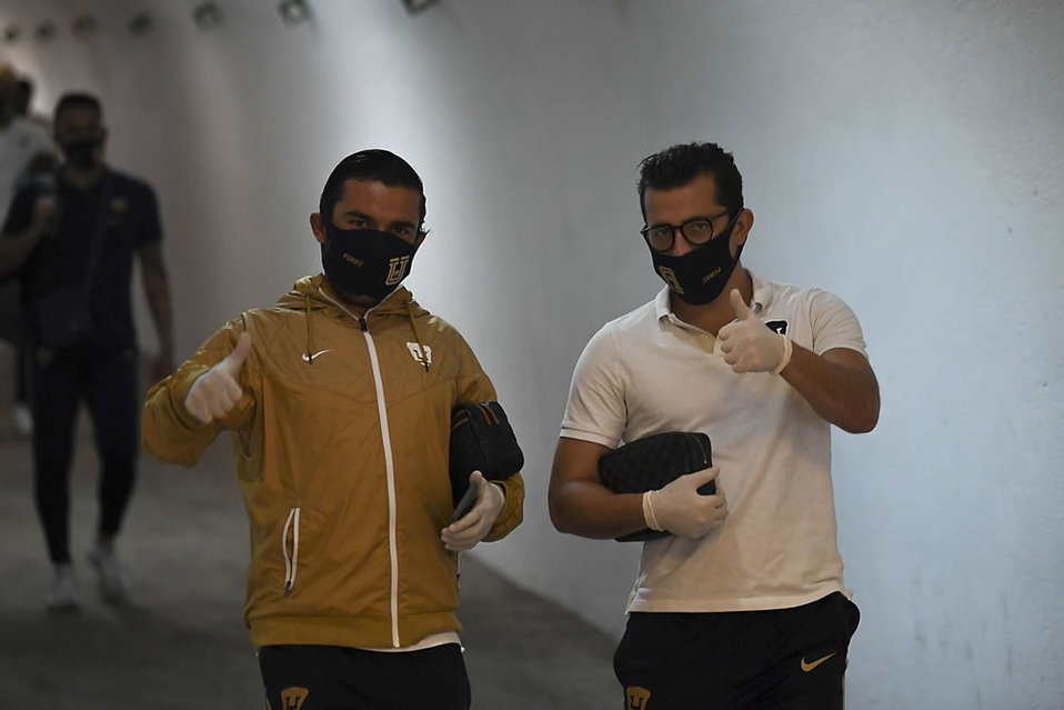 Los jugadores también atendieron al protocolo de la Copa por México.