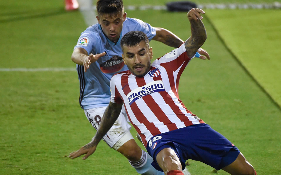 Atlético de Madrid llegó a 63 puntos como tercero de LaLiga. (AFP)