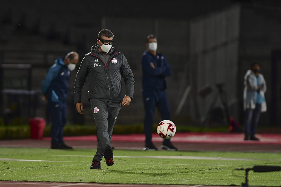El Chepo se protegió bien. (Foto: Mexsport)