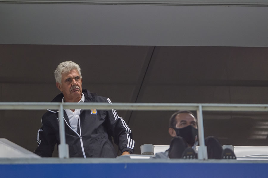 Ferretti estaba molesto hasta con la victoria. (Mexsport)