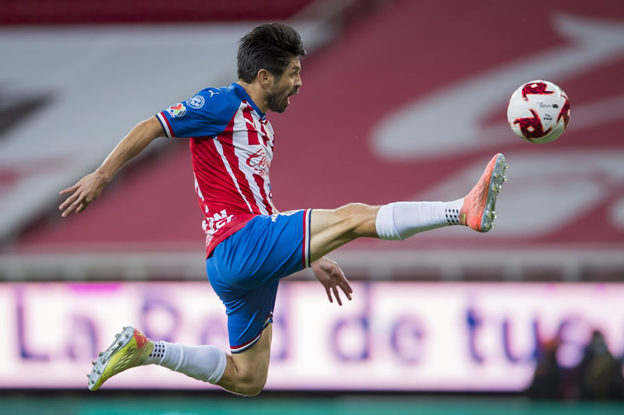 Oribe Peralta dejó una pobre imagen y volvió a ser señalado. (Mexsport)