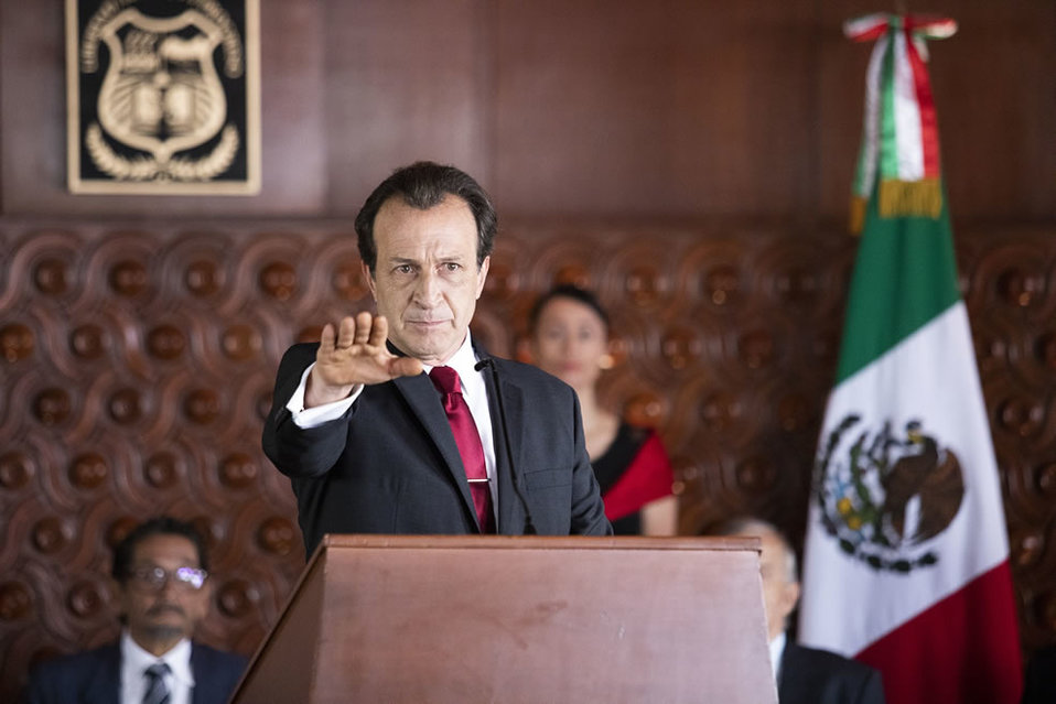 'Aquí en la tierra' muestra a la clase política de México.